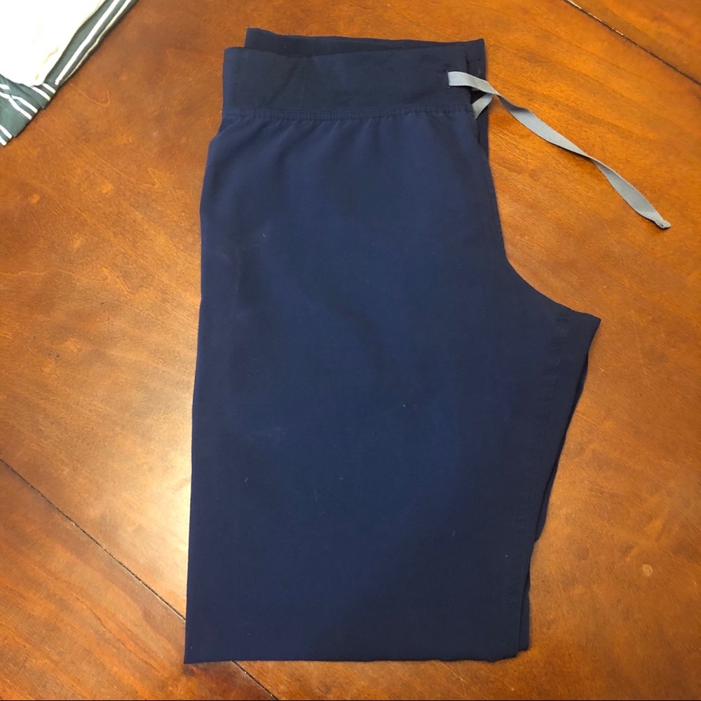 Figs Livingston (size small TALL)